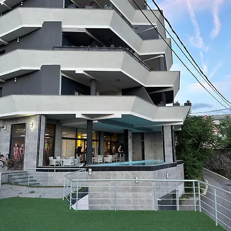 Sky Hill Apartment *